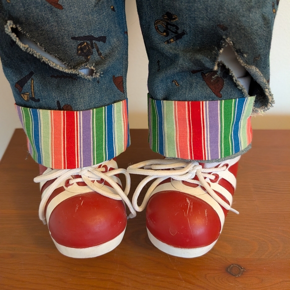 Bride of Chucky/Child's Play Life-sized 25in Chucky Doll 1998 - Picture 6 of 12